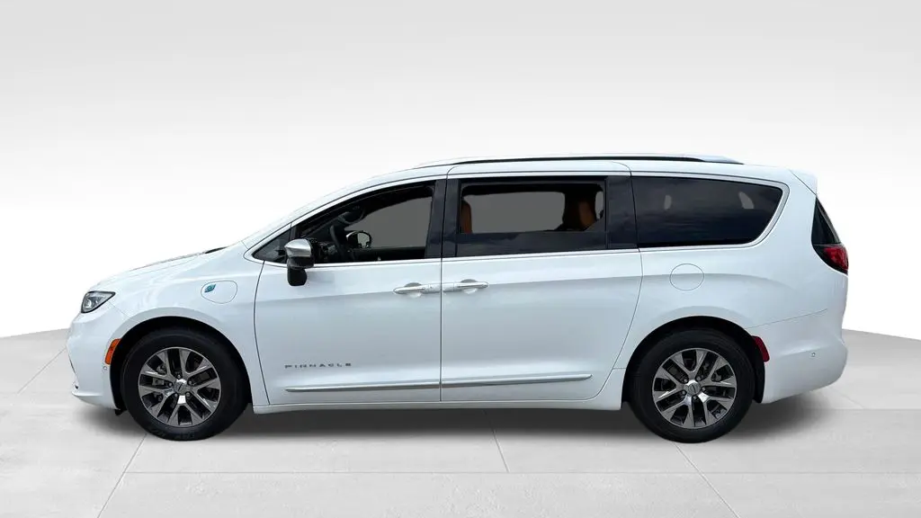 2023 Chrysler Pacifica Plug-In Hybrid Pinnacle