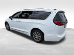 2023 Pacifica Plug-In Hybrid Thumbnail 4