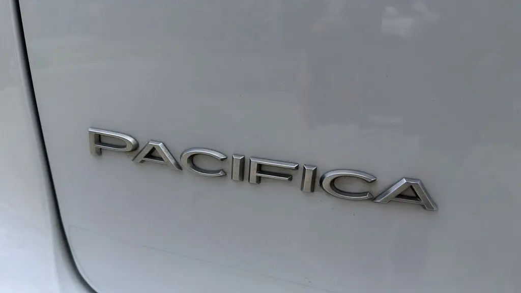 2023 Chrysler Pacifica Plug-In Hybrid Pinnacle