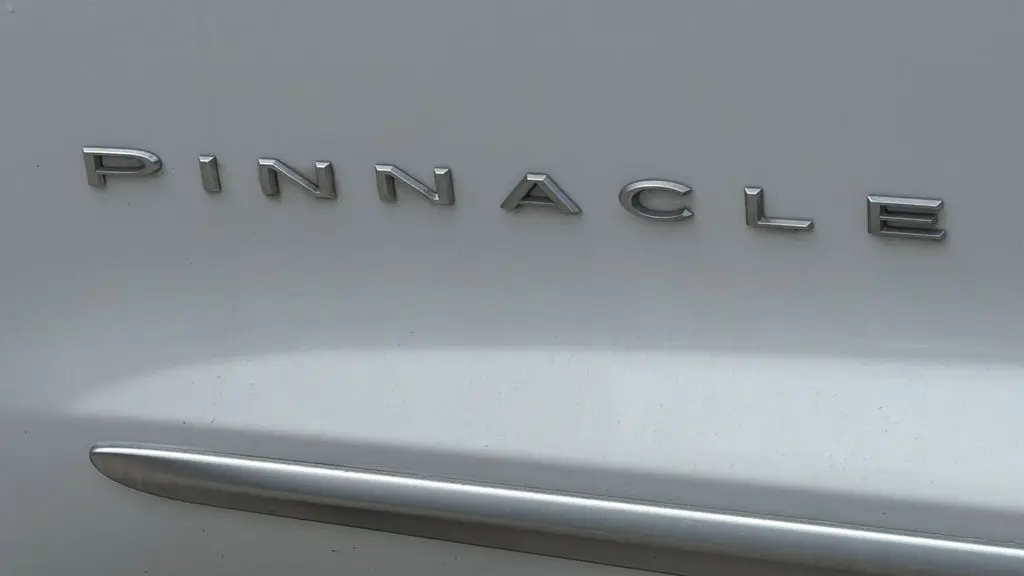 2023 Chrysler Pacifica Plug-In Hybrid Pinnacle
