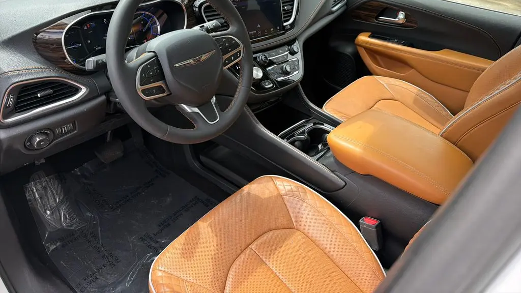 2023 Chrysler Pacifica Plug-In Hybrid Pinnacle