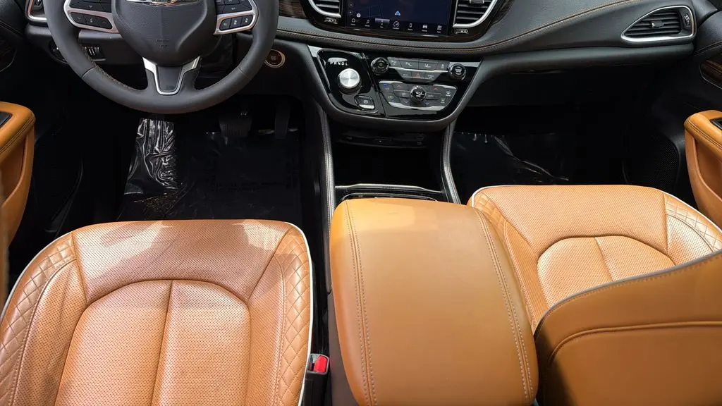 2023 Chrysler Pacifica Plug-In Hybrid Pinnacle