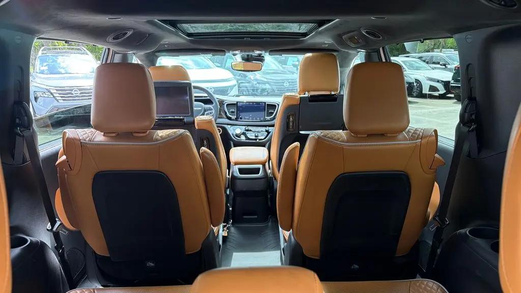 2023 Chrysler Pacifica Plug-In Hybrid Pinnacle