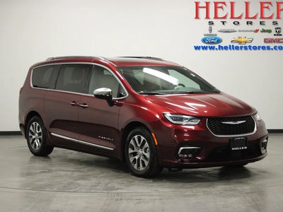 2023 Chrysler Pacifica Plug-In Hybrid Pinnacle 4DR Mini-Van
