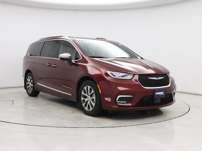 Photo of a 2023 Chrysler Pacifica Plug-In Hybrid Pinnacle 4DR Mini-Van for sale