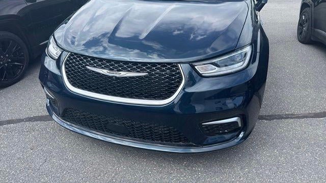 2024 Chrysler Pacifica Plug-In Hybrid Pinnacle