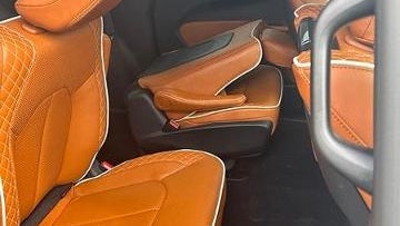 2024 Chrysler Pacifica Plug-In Hybrid Pinnacle