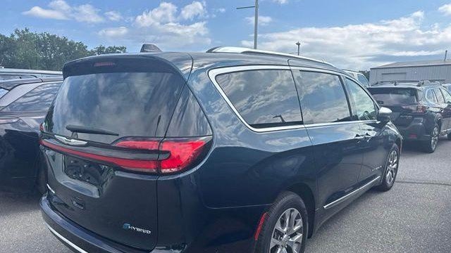 2024 Chrysler Pacifica Plug-In Hybrid Pinnacle