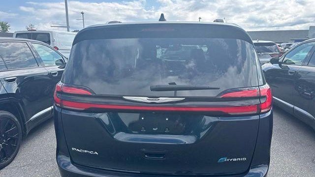 2024 Chrysler Pacifica Plug-In Hybrid Pinnacle
