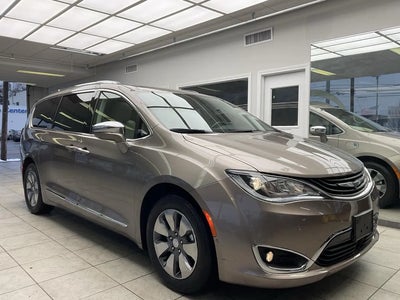 2018 Chrysler Pacifica Hybrid Limited 4DR Mini-Van