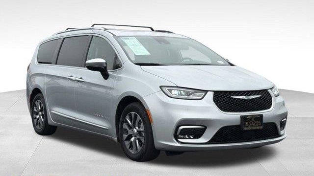 Preowned 2023 Chrysler Pacifica Plug-In Hybrid Pinnacle for Sale