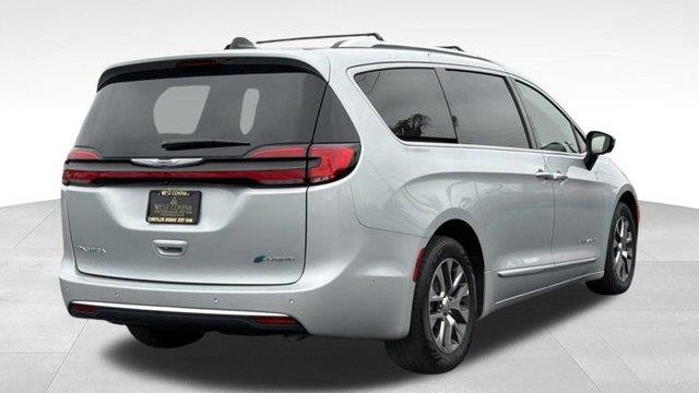 2023 Chrysler Pacifica Plug-In Hybrid Pinnacle