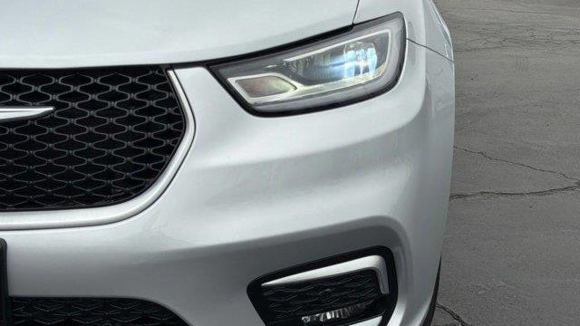 2023 Chrysler Pacifica Plug-In Hybrid Pinnacle