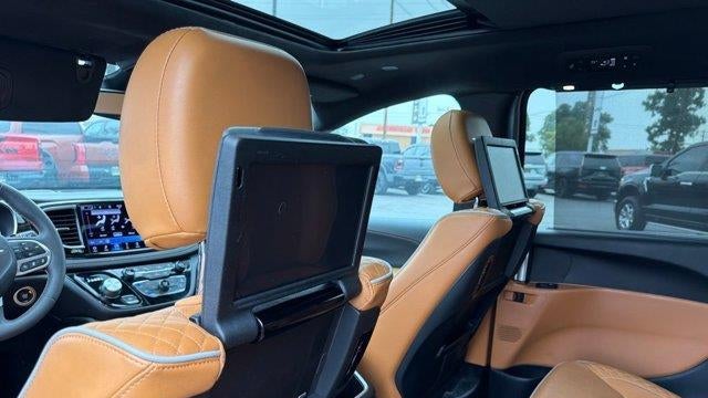 2023 Chrysler Pacifica Plug-In Hybrid Pinnacle