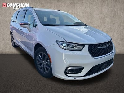 2024 Chrysler Pacifica Plug-In Hybrid Pinnacle 4DR Mini-Van