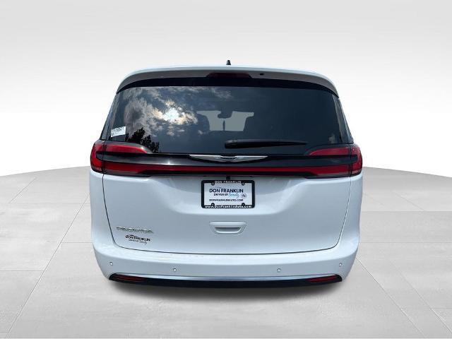 2026 Chrysler Pacifica - $42,895