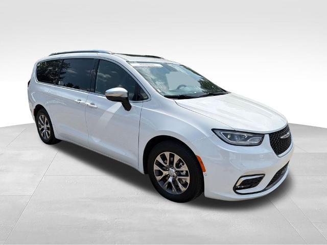 2026 Chrysler Pacifica - $42,895