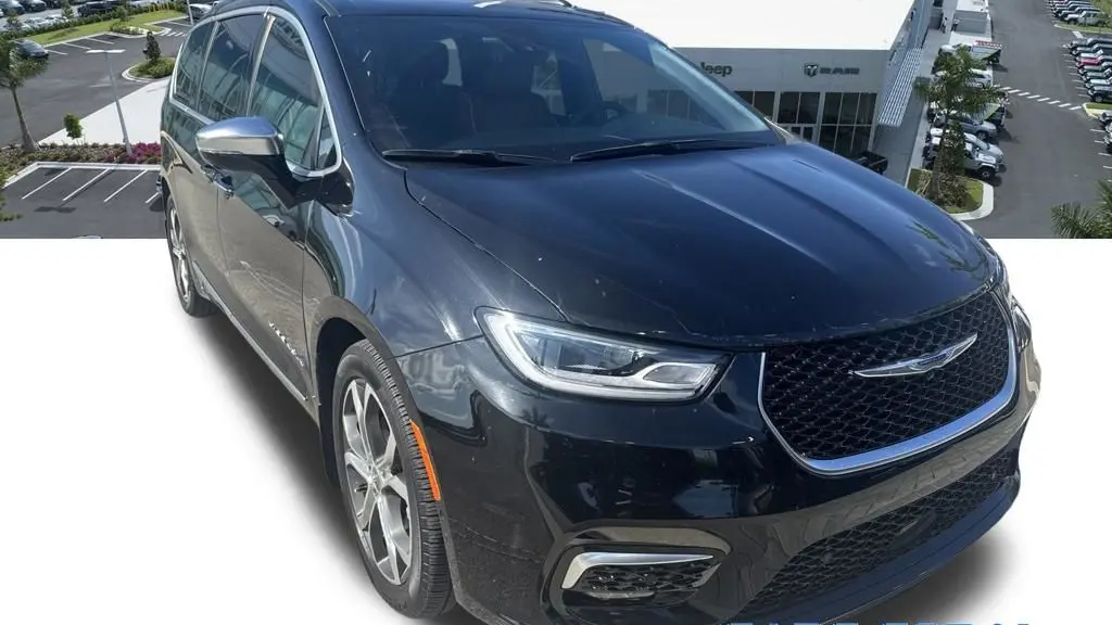 Preowned 2024 Chrysler Pacifica Pinnacle for Sale
