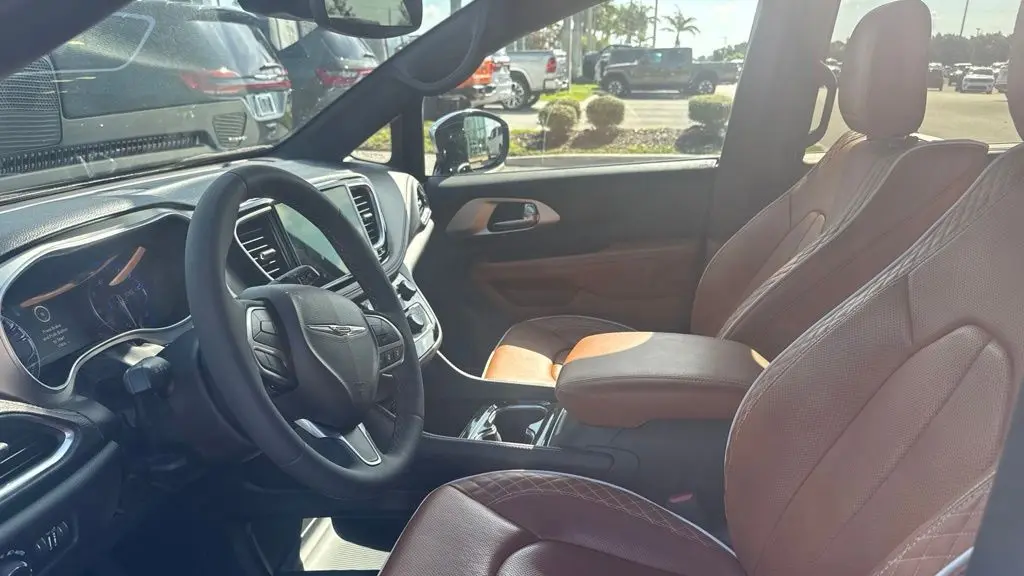 2024 Chrysler Pacifica Pinnacle
