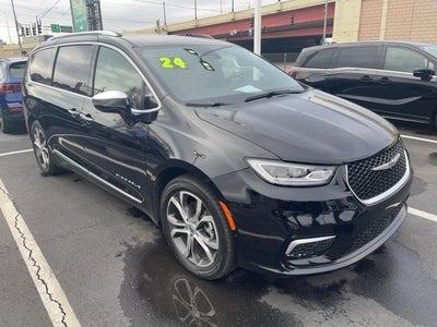 Photo of a 2024 Chrysler Pacifica Pinnacle 4DR Mini-Van for sale