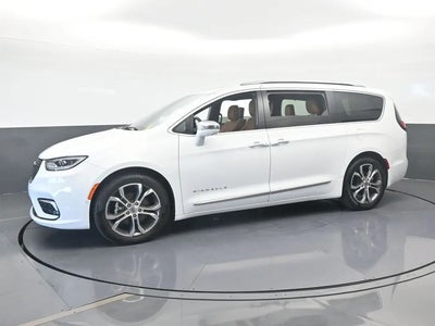 Photo of a 2024 Chrysler Pacifica Pinnacle 4DR Mini-Van for sale