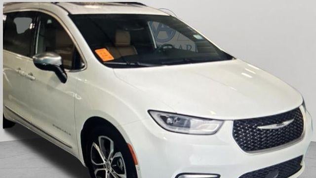 Preowned 2025 Chrysler Pacifica Pinnacle for Sale