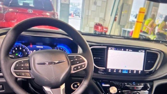 2025 Chrysler Pacifica Pinnacle