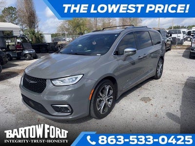 Photo of a 2022 Chrysler Pacifica Pinnacle 4DR Mini-Van for sale