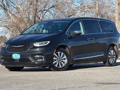2023 Chrysler Pacifica Plug-In Hybrid Limited 4DR Mini-Van