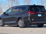 2023 Pacifica Plug-In Hybrid Thumbnail 6