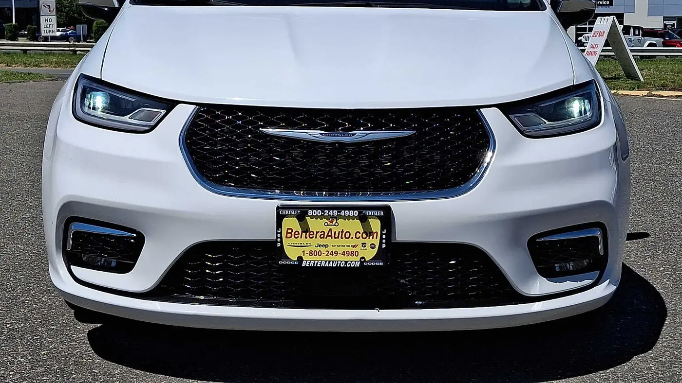 2023 Chrysler Pacifica Plug-In Hybrid Limited