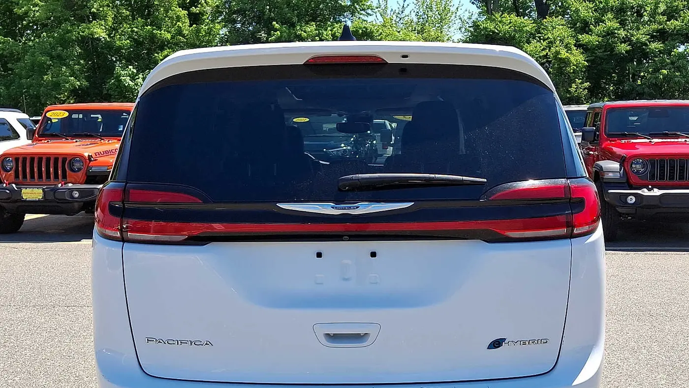 2023 Chrysler Pacifica Plug-In Hybrid Limited