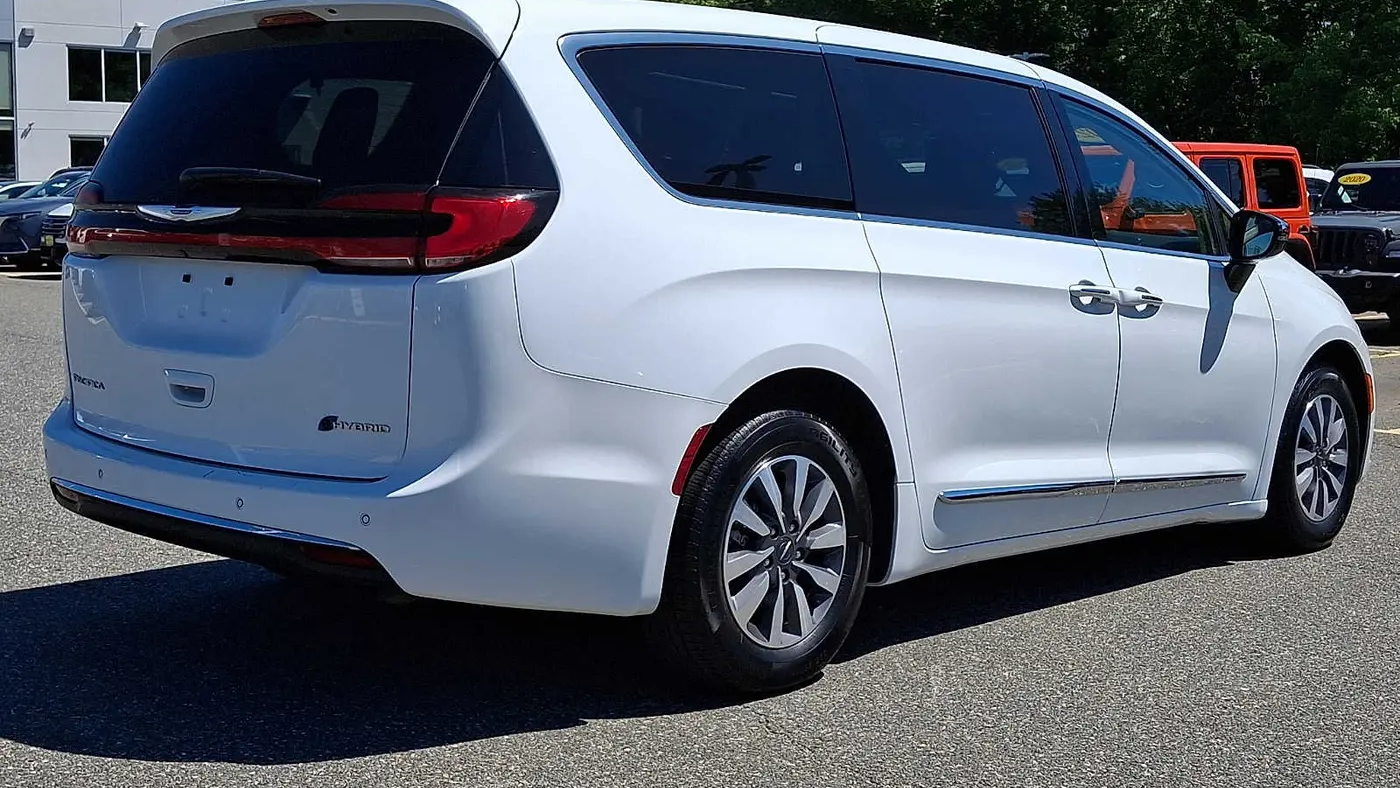 2023 Chrysler Pacifica Plug-In Hybrid Limited
