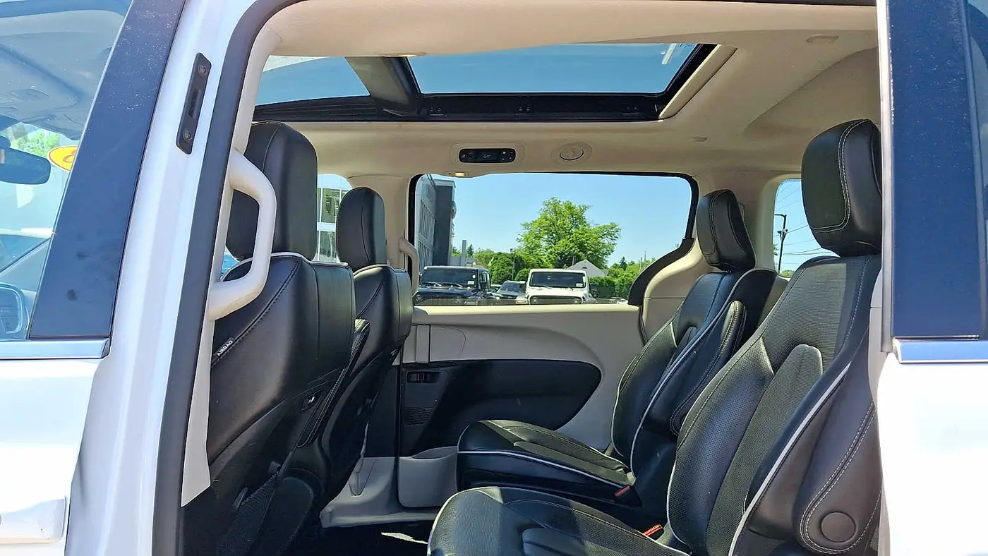 2023 Chrysler Pacifica Plug-In Hybrid Limited