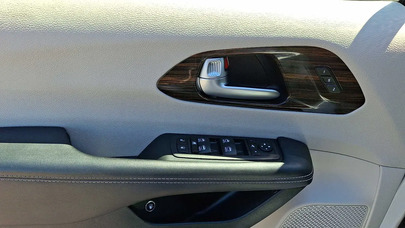2023 Chrysler Pacifica Plug-In Hybrid Limited