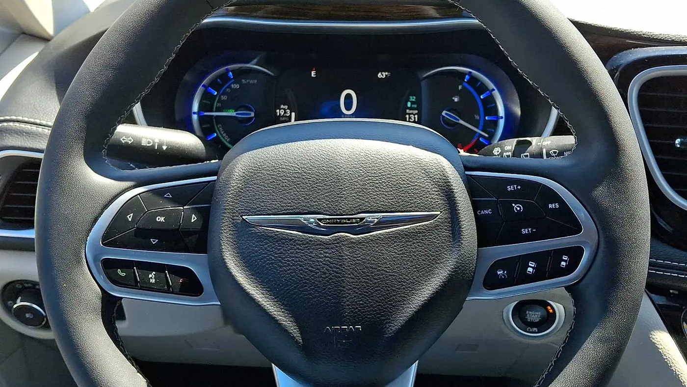 2023 Chrysler Pacifica Plug-In Hybrid Limited