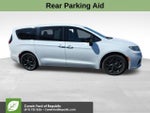 2024 Pacifica Plug-In Hybrid Thumbnail 4