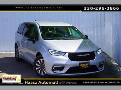 2024 Chrysler Pacifica Plug-In Hybrid Road Tripper 4DR Mini-Van