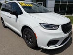 2024 Pacifica Plug-In Hybrid Thumbnail 4