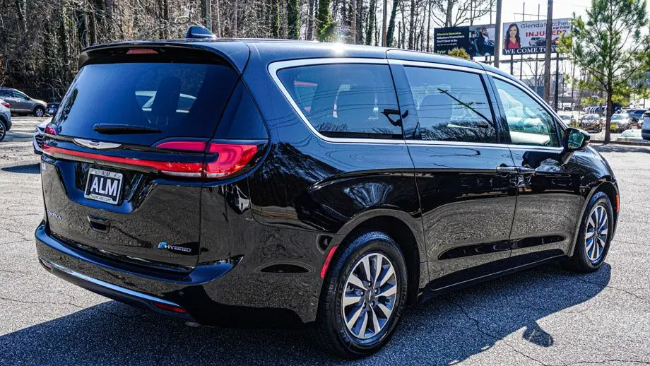 2024 Chrysler Pacifica Plug-In Hybrid Select