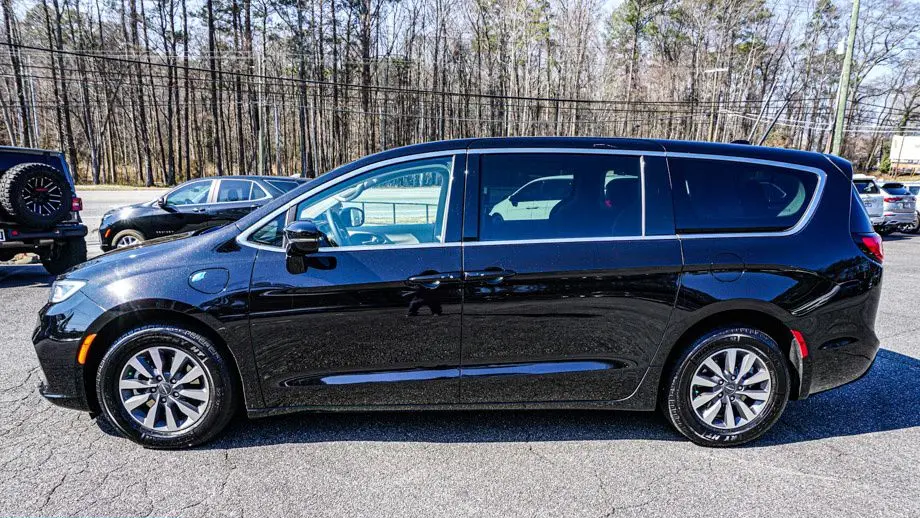 2024 Chrysler Pacifica Plug-In Hybrid Select
