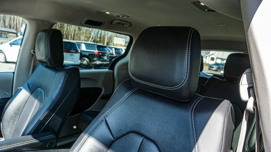 2024 Chrysler Pacifica Plug-In Hybrid Select