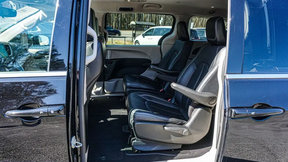 2024 Chrysler Pacifica Plug-In Hybrid Select