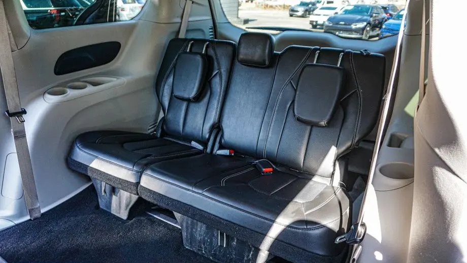 2024 Chrysler Pacifica Plug-In Hybrid Select