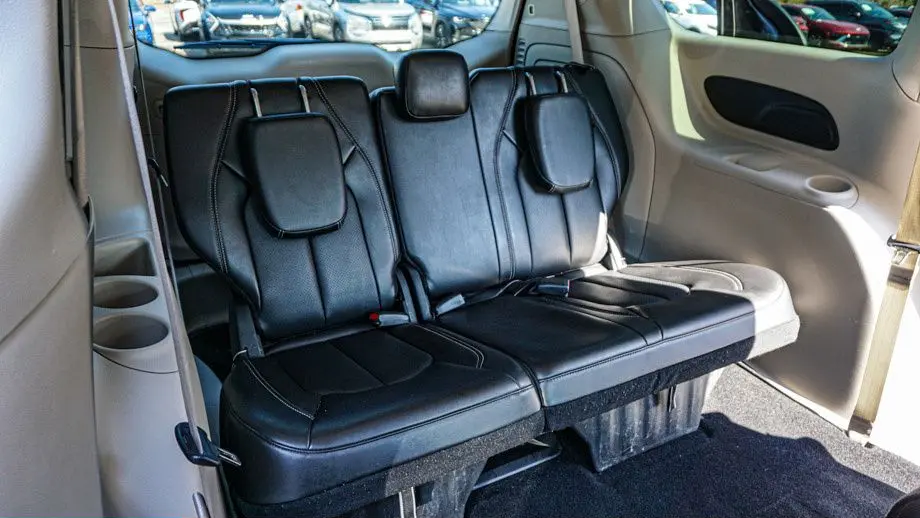 2024 Chrysler Pacifica Plug-In Hybrid Select