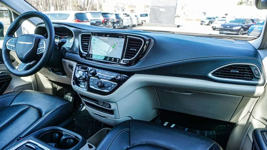 2024 Chrysler Pacifica Plug-In Hybrid Select