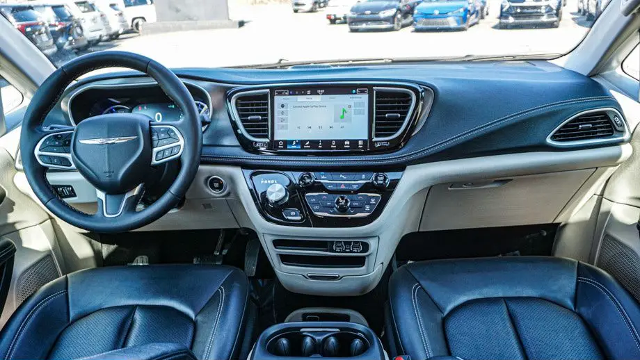 2024 Chrysler Pacifica Plug-In Hybrid Select