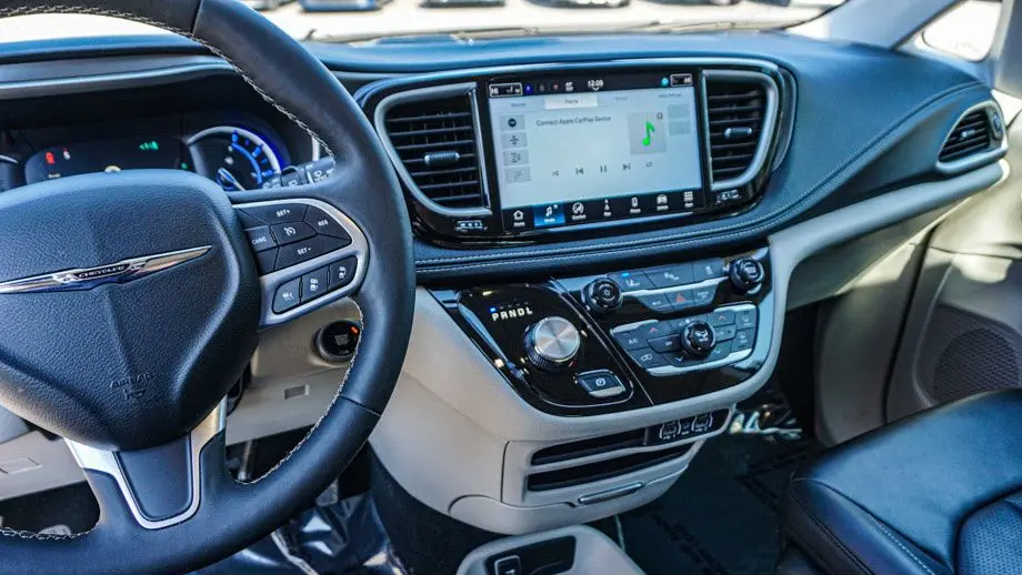2024 Chrysler Pacifica Plug-In Hybrid Select