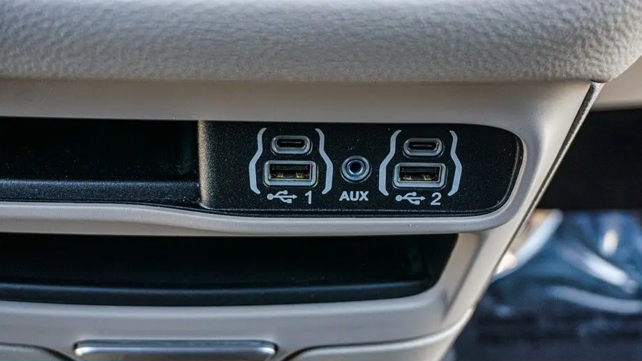 2024 Chrysler Pacifica Plug-In Hybrid Select