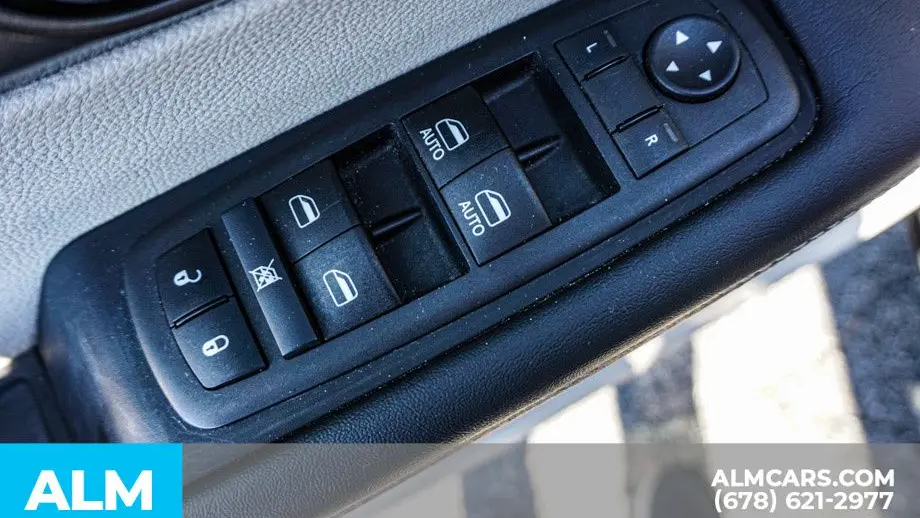 2024 Chrysler Pacifica Plug-In Hybrid Select